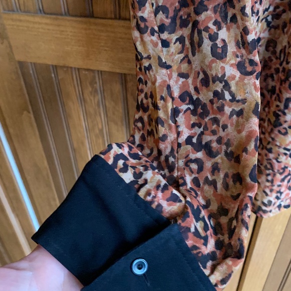 NORDSTROM HINGE WOMENS SHEAR LEOPARD BLOUSE SIZE MEDIUM - Picture 5 of 6